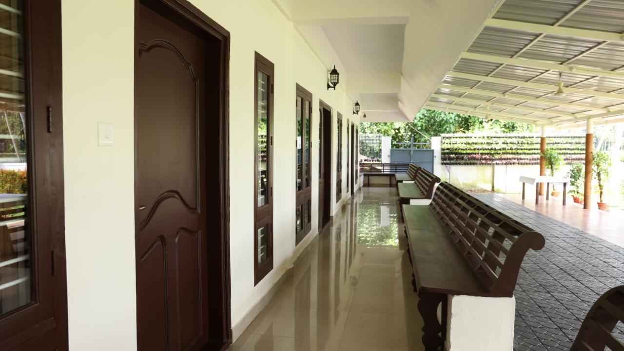 Ashtamudi Lake Garden Resortsコッラム エクステリア 写真
