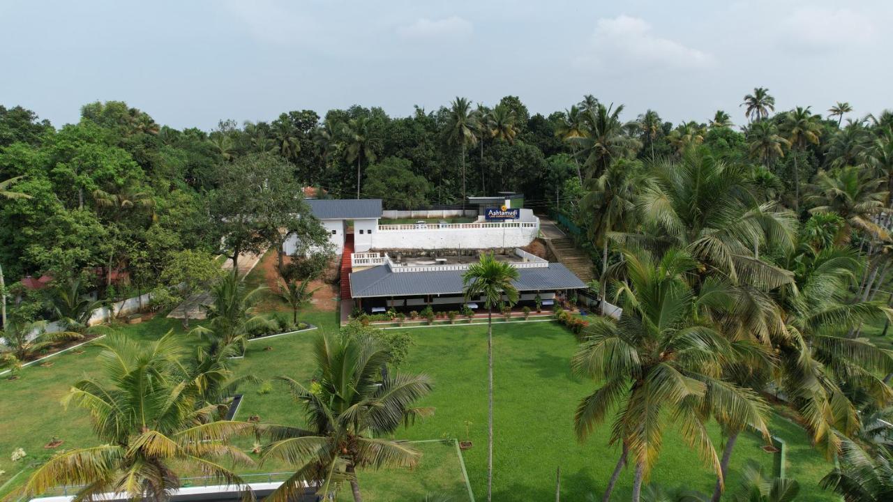 Ashtamudi Lake Garden Resortsコッラム エクステリア 写真