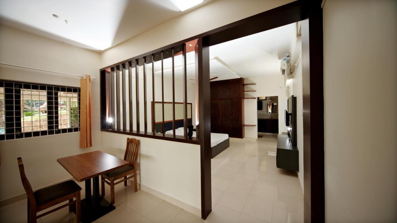 Ashtamudi Lake Garden Resortsコッラム エクステリア 写真