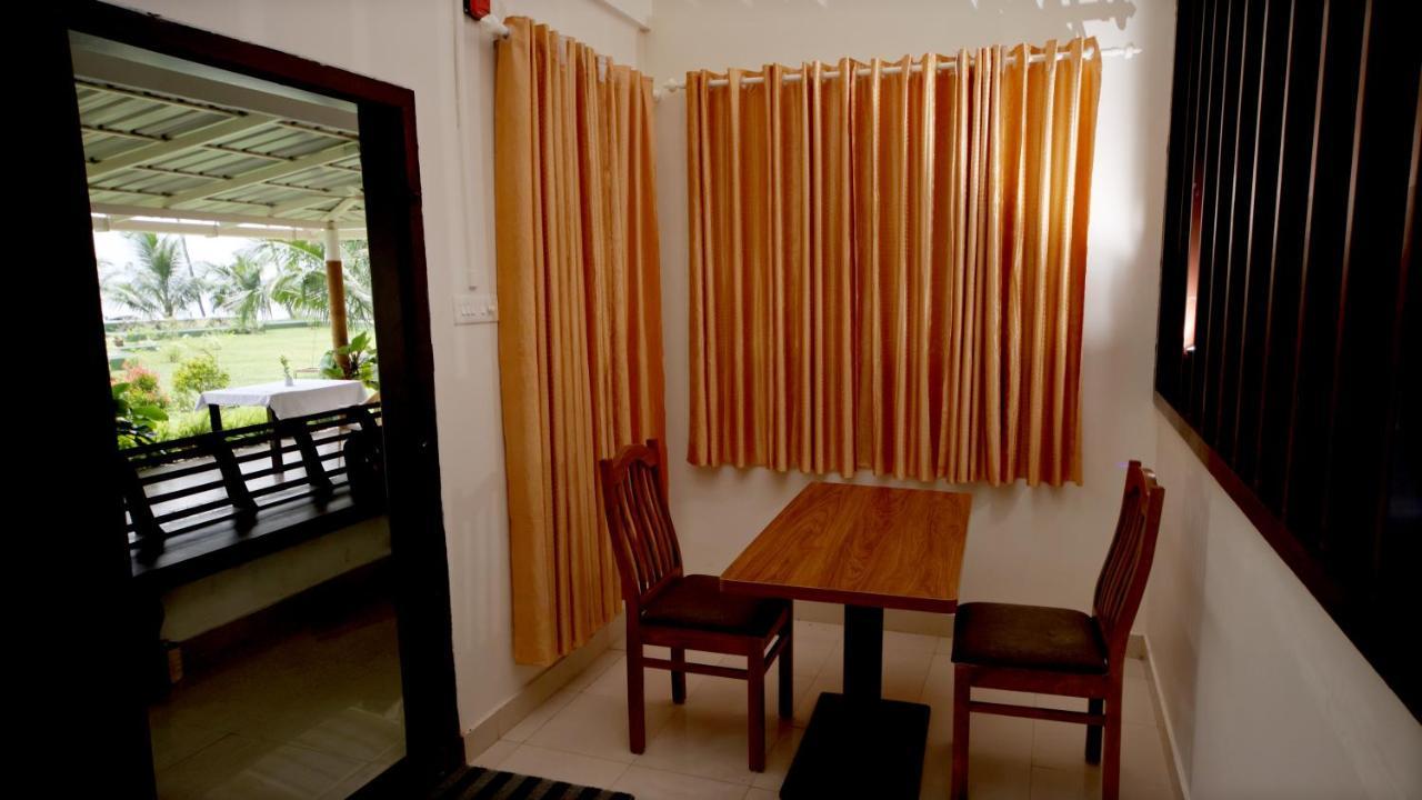 Ashtamudi Lake Garden Resortsコッラム エクステリア 写真